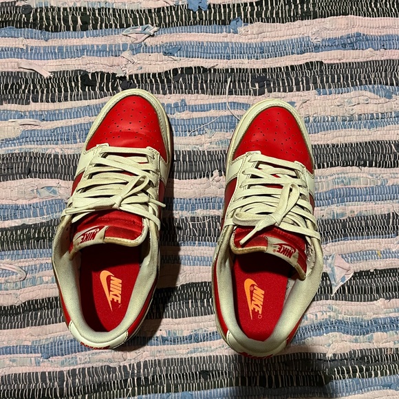 Nike Dunk - Picture 2 of 5